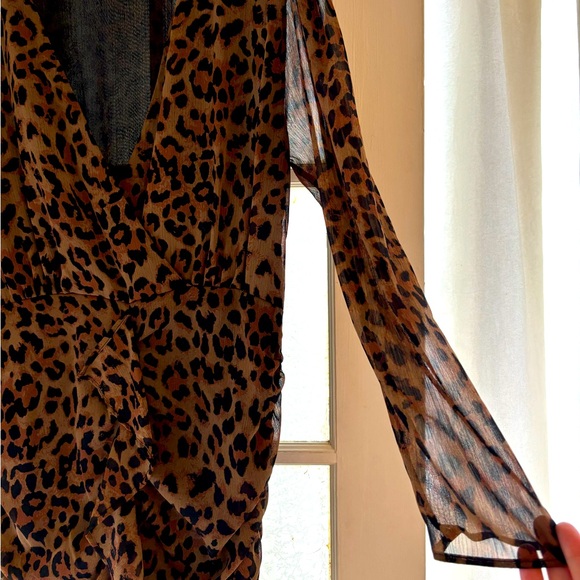 ZARA V-neck leopard print dress - Picture 3 of 6